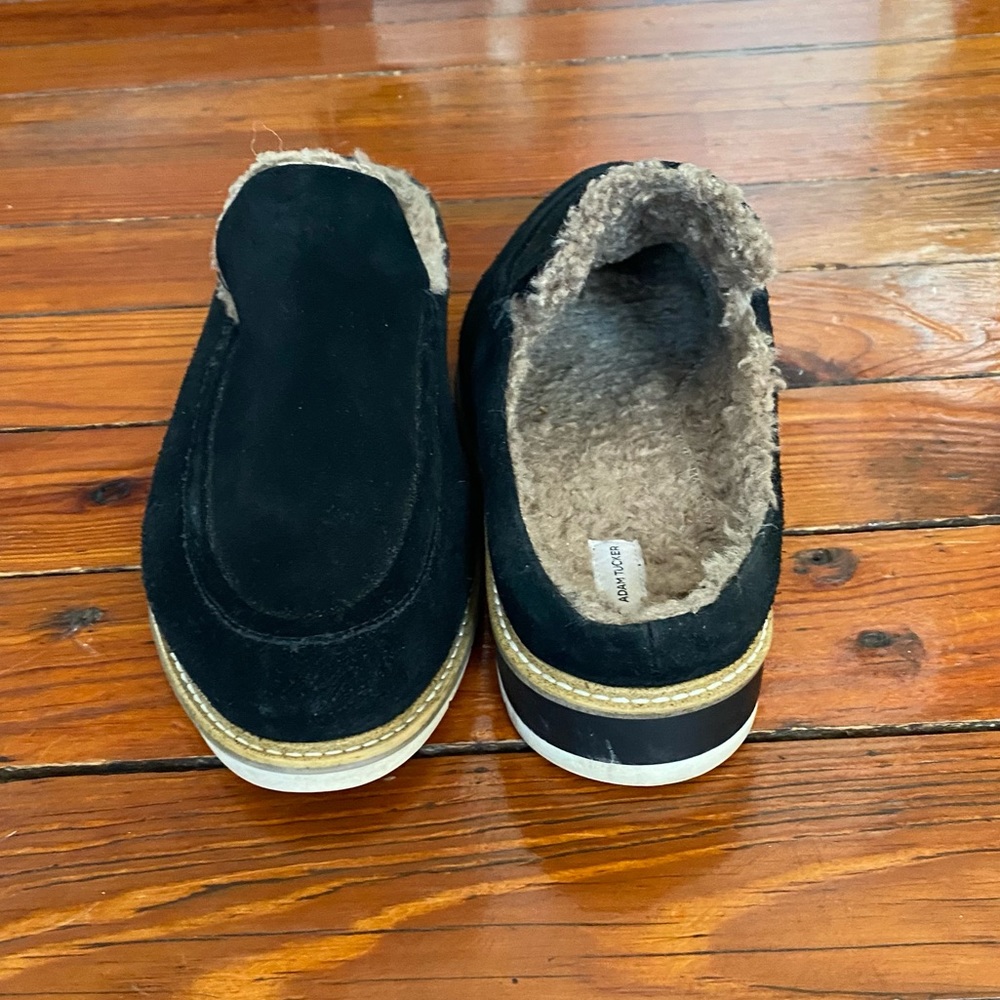 Adam Tucker Azaria Black Leather Shearling lined Mules Flats Size 10 Gently Use